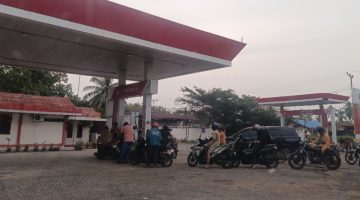 Admin SPBU Pangkalan Jambi Bungkam Soal Pelangsiran BBM Bersubsidi, Warga Desak APH Bertindak Tegas